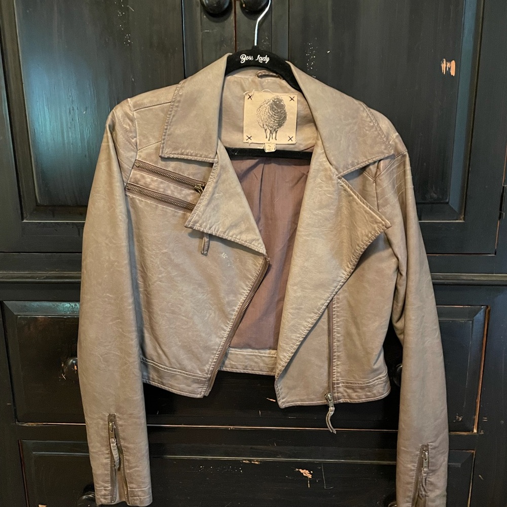 Tan leather cropped jacket - Boutique brand